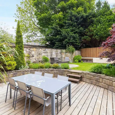 Charming House With Private Garden And Balcony In Centre *