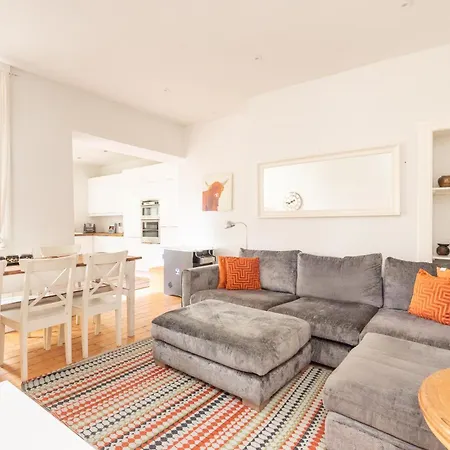 Holiday home Beautiful Victorian Townhouse With Private Garden, Close To The Beach Edinburgh