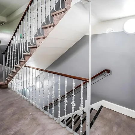Spacious Studio Apt 2 - Very Central Location Edimburgo