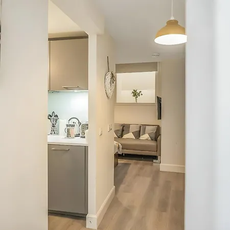 Spacious Studio Apt 2 - Very Central Location * Edimburgo