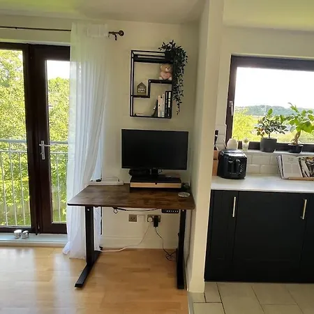 2 Bedroom Open Kitchen * Edinburgh