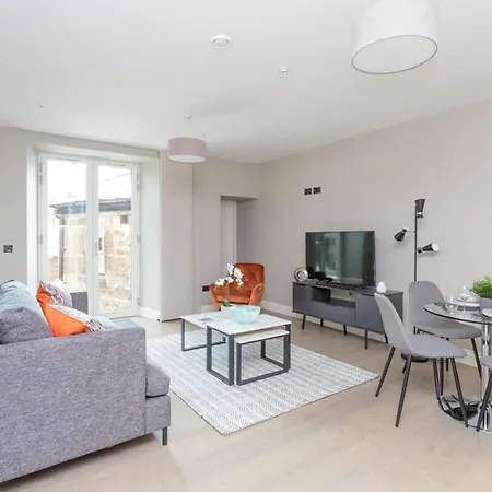 Dragon - Centre 1 Bed Daire *