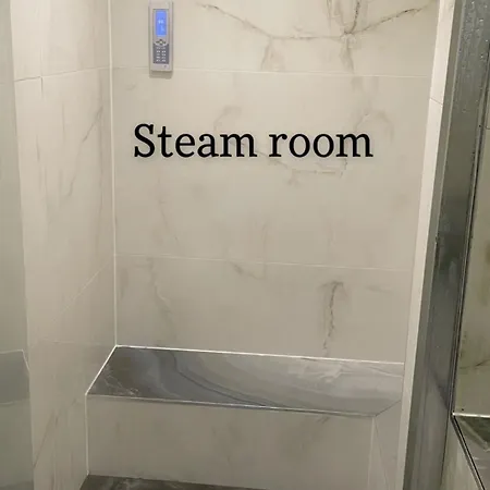 Apartment Retreat 2 Bedrooms & Steam
