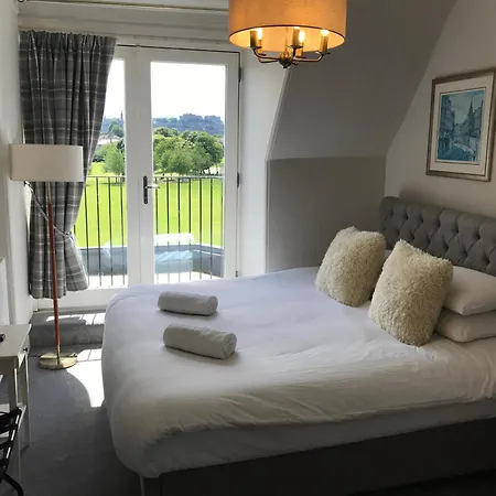 Stylish Victorian Apartment's Close To The Botanical Gardens, Free Parking! *