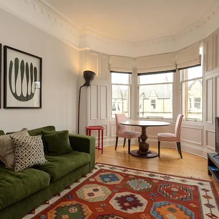 Gorgeous 4 Bed Right Beside The Meadows