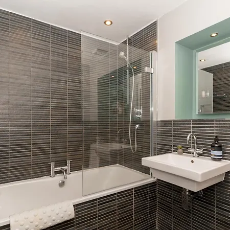 Beautiful & Bright 2bd Flat - Haymarket Apartment Edinburgh