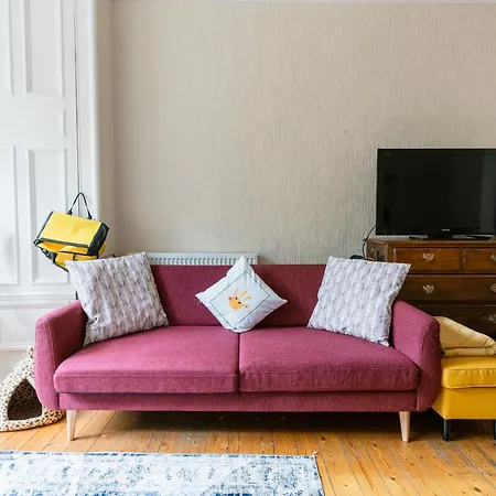 Palm Tree Apartment- Period With Cat 아파트 *