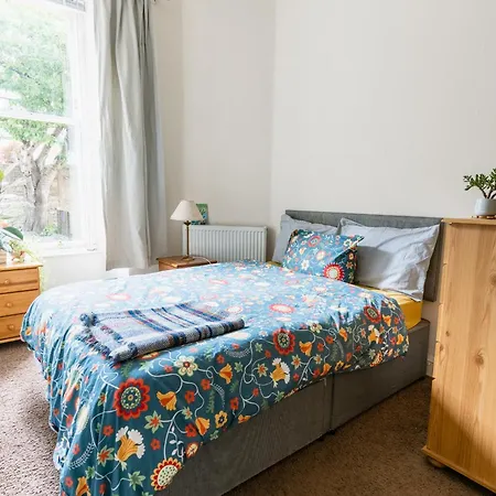 Appartement Palm Tree Apartment- Period With Cat