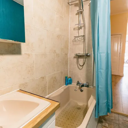 Palm Tree Apartment- Period With Cat Édimbourg