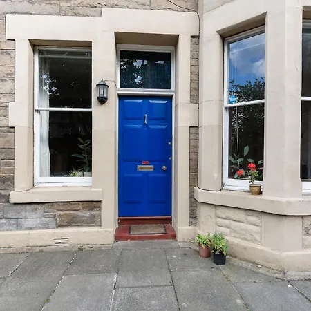 Palm Tree Apartment- Period With Cat Apartment Edinburgh