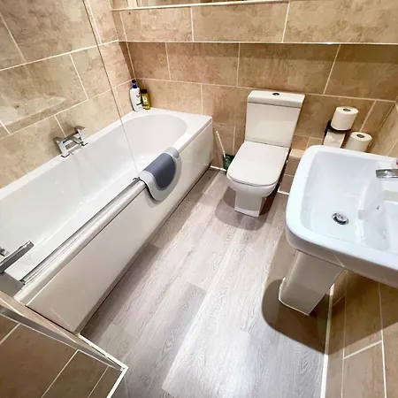 Lovely Two Bedrooms Эдинбург