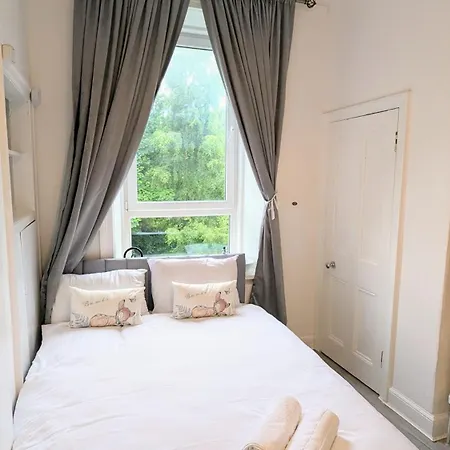 Team Δωμάτια σε οικογενειακή κατοικία *