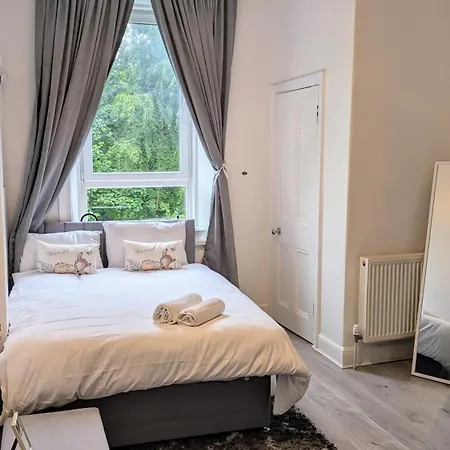 Team Δωμάτια σε οικογενειακή κατοικία *