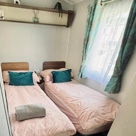 Lovely 3 Bedroom In Seton Wi-fi Xbox Camping Edinburgh