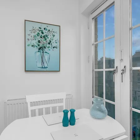 Guestready - Light & Airy In New Town Apartamento