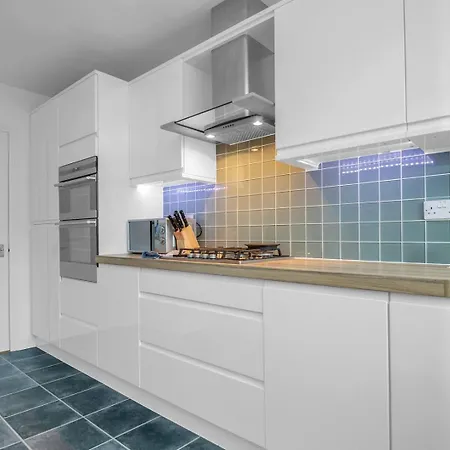 Guestready - Light & Airy In New Town