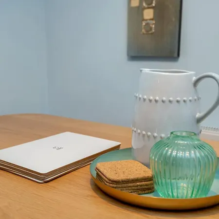 Guestready - Light & Airy In New Town * Edinburgh