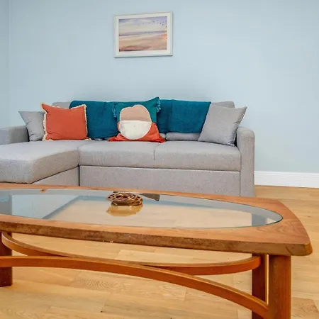 Guestready - Light & Airy In New Town