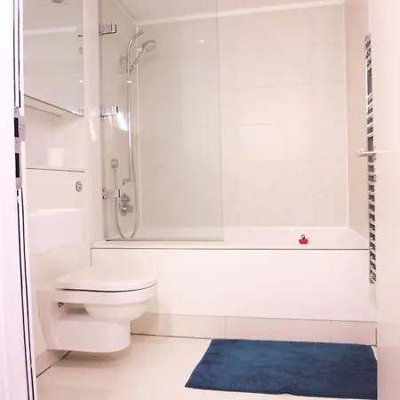 Modern Quartermile Apartment