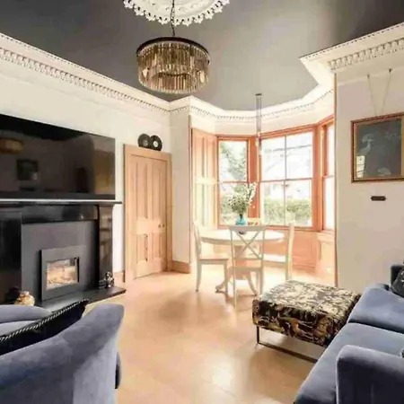 Amazing - Avondale Pl By Stockbridge