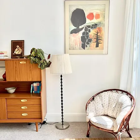 Bright Old Town Centre *