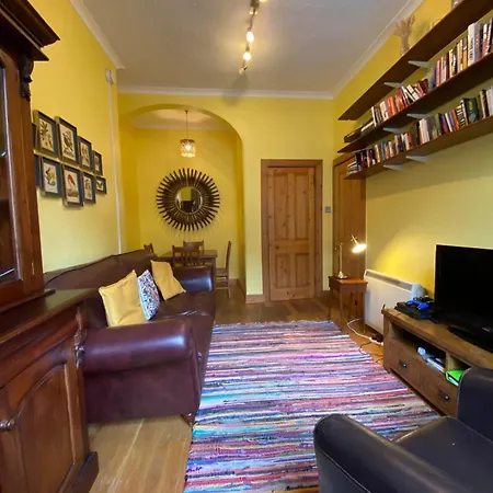Charming 1 Bedroom Apartamento