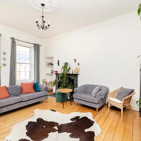 Apartment Chic And Stylish 2-bedroom Near Centre Edinburgh