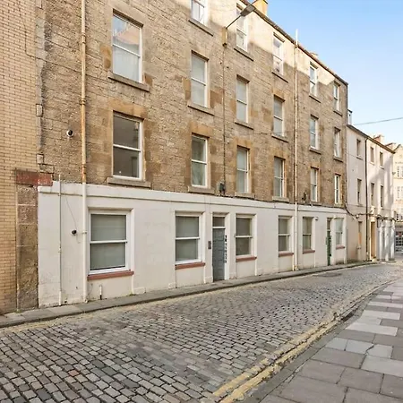 Two Bedroom Apartment-central Edinburgh-old Town-licensed Daire *