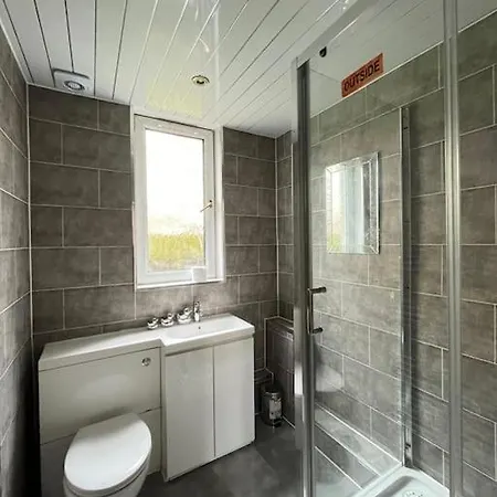 2 Bedrooms In Near Center * Édimbourg