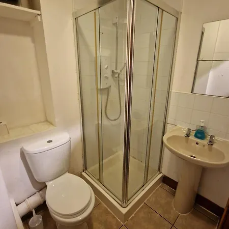 Massive 5bed 2bath Flat Available For Fringe Festival