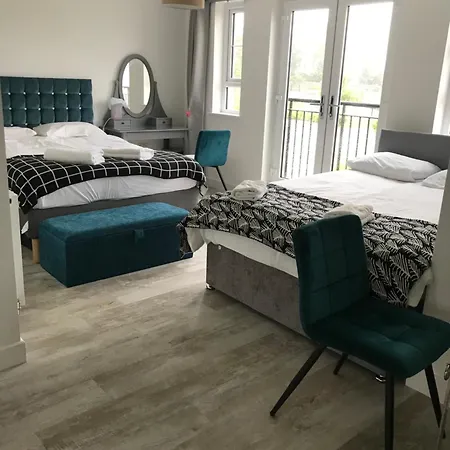 Two Bedrooms With 3 Double Beds 2 Bathrooms Ubytování v soukromí Edinburgh