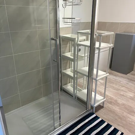 Two Bedrooms With 3 Double Beds 2 Bathrooms Ubytování v soukromí *