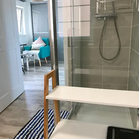 Ubytování v soukromí Two Bedrooms With 3 Double Beds 2 Bathrooms