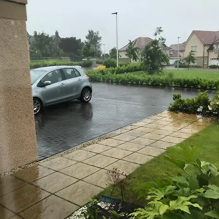 Two Bedrooms With 3 Double Beds 2 Bathrooms * Edinburgh