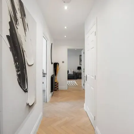Modern 2 Bed *
