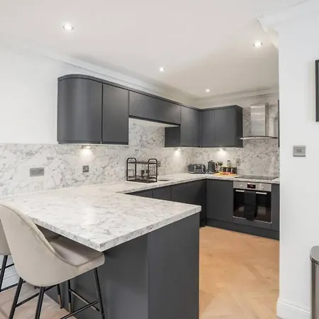 아파트 Modern 2 Bed