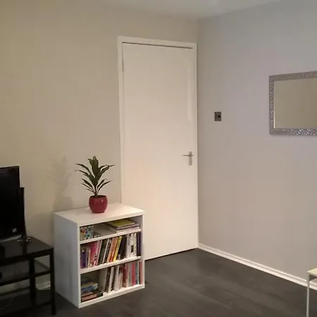 Lovely Ground Floor In Great Location At The Shore, Apartment *