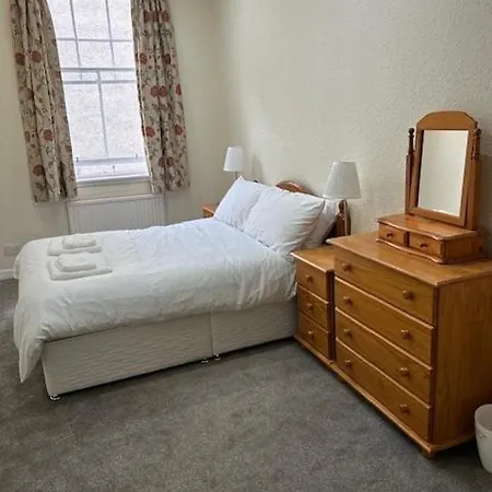 Apartment Royal Mile Tron Square 3 Double Bedrooms Fantastic Location Parking Edinburgh