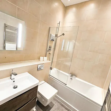 Spacious 2 Bedroom In The Heart Of New Town 에든버러