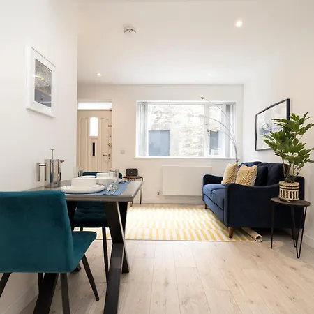 Stylish Mews House Old Town 1-br With Parking Apartment Edinburgh