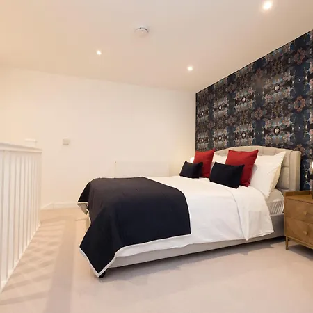 Stylish Mews House Old Town 1-br With Parking Apartment *