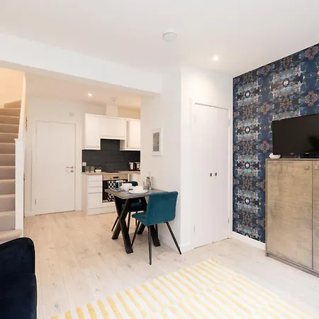 Argyl - Old Town Mews With Parking * Edinburgh