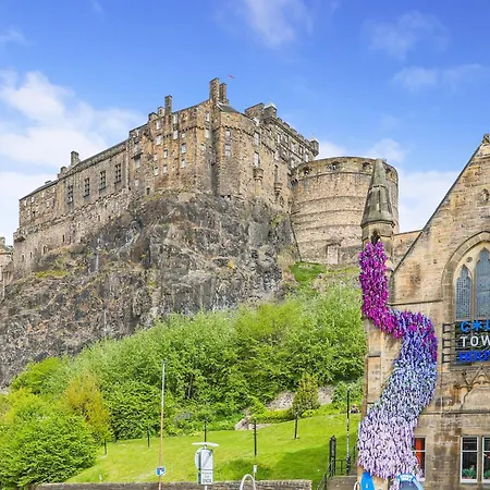 Argyl - Old Town Mews With Parking *