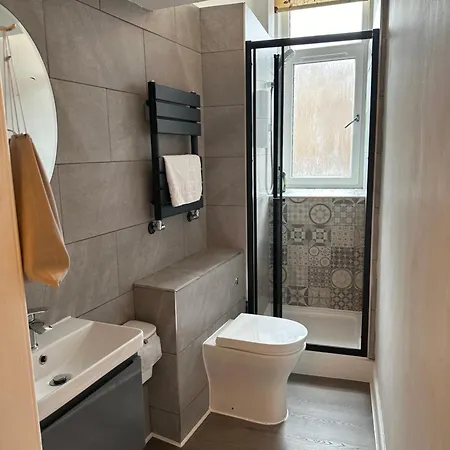 Lochrin Buildings Two Bed * Edinburg