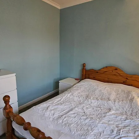 Double In Prestonfield Flat *