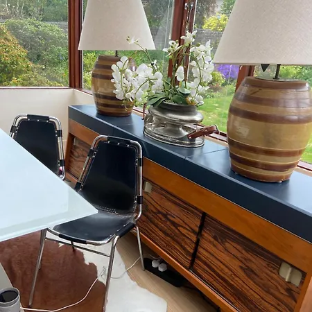 Wonderwall - Huge Garden In Luxury House - Free Parking Homestay Edinburgh