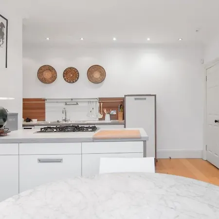 Super - Georgian Double Upper Flat With Castle Views In New Town *