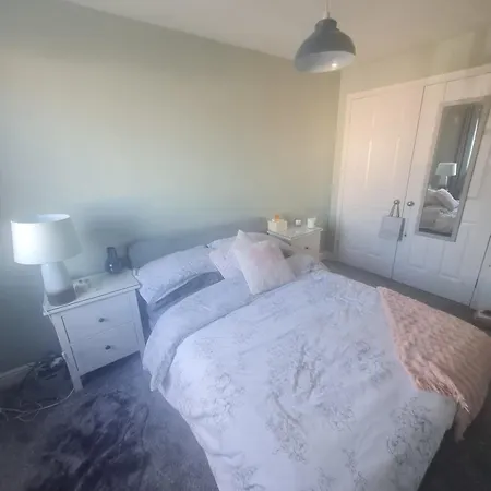 Homestay Edinburgh- 2 Double Available *