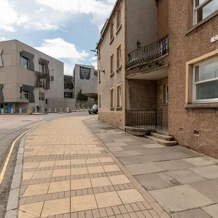 Canongate - 357 *