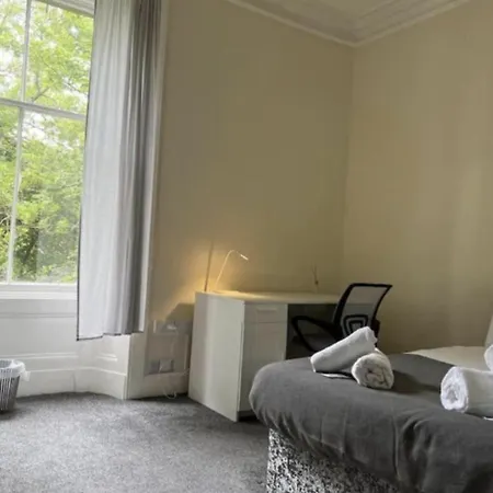 Spacious Retreat * Edinburgh